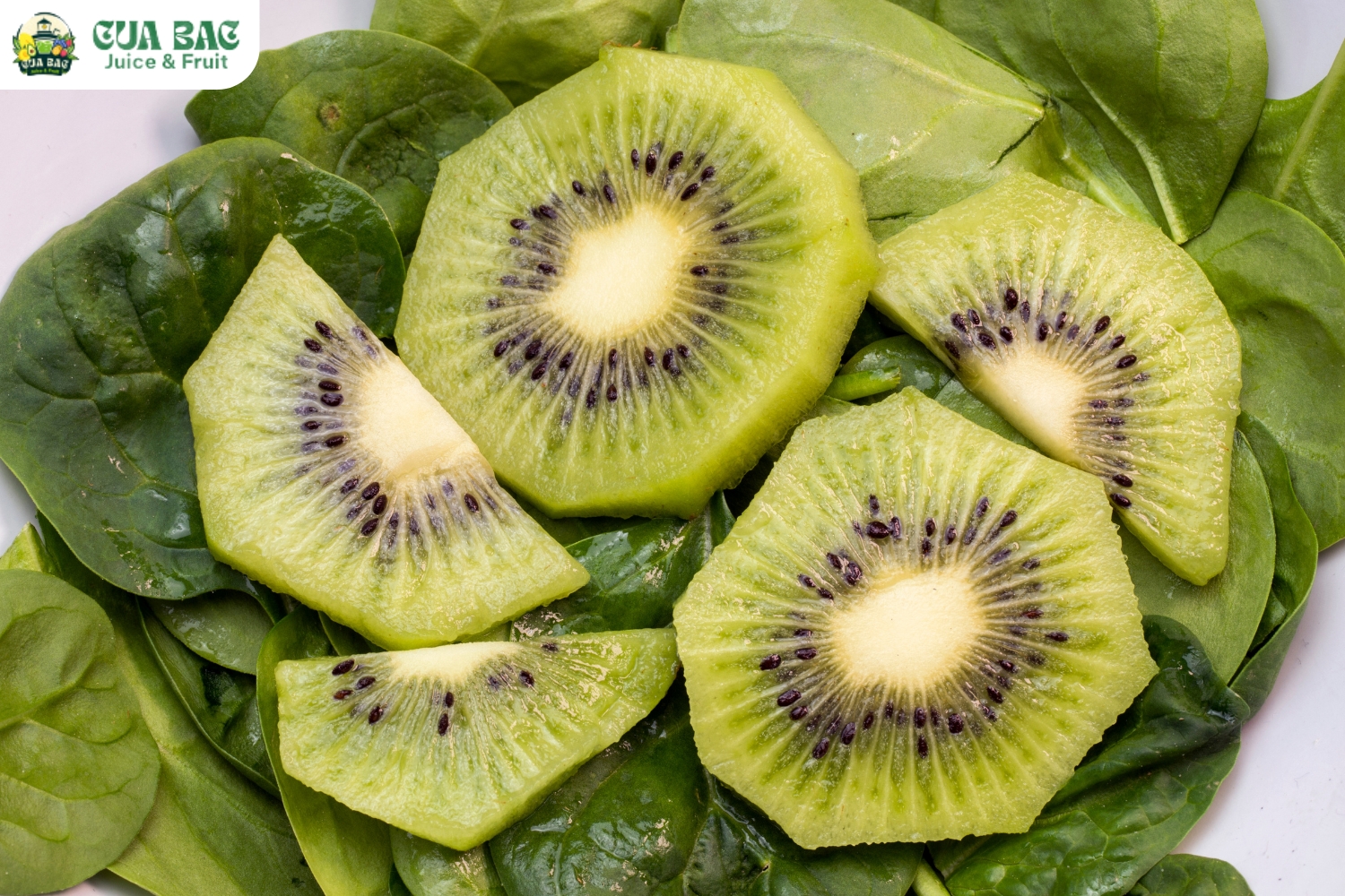 cách làm sinh tố kiwi - chuẩn bị kiwi và cải bó xôi